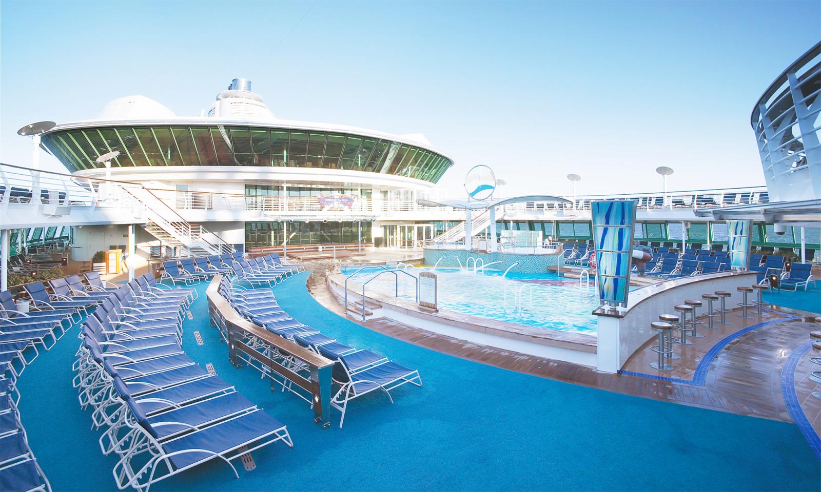 CRUCEROS SERENADE OF THE SEAS CRUCEROS ROYAL CARIBBEAN PISCINAS SERENADE OF THE SEAS CRUCEROS CLASE RADIANCE #Piscinas #Cruceros #RoyalCaribbean #SerenadeOfTheSeas